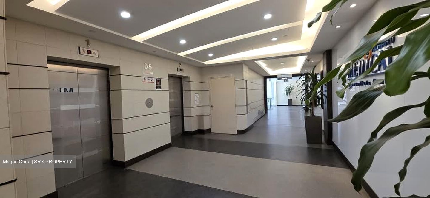 Lucky Plaza (D9), Retail #621732251